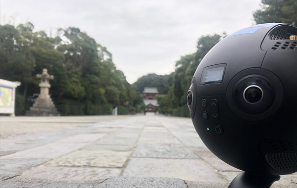 RehaVRの4つの特徴の一つ、「鮮明画像で各地をめぐるVR散歩」のイメージ画像です
